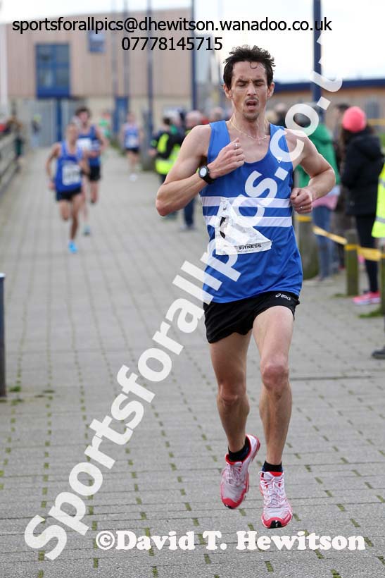 John Butter (Morpeth) 2nd in the Transped Blyth Valley 10k. Photo: David T. Hewitson/Sports for All Pics